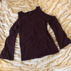 Cold-shoulder cotton maroon top, flounce sleeves